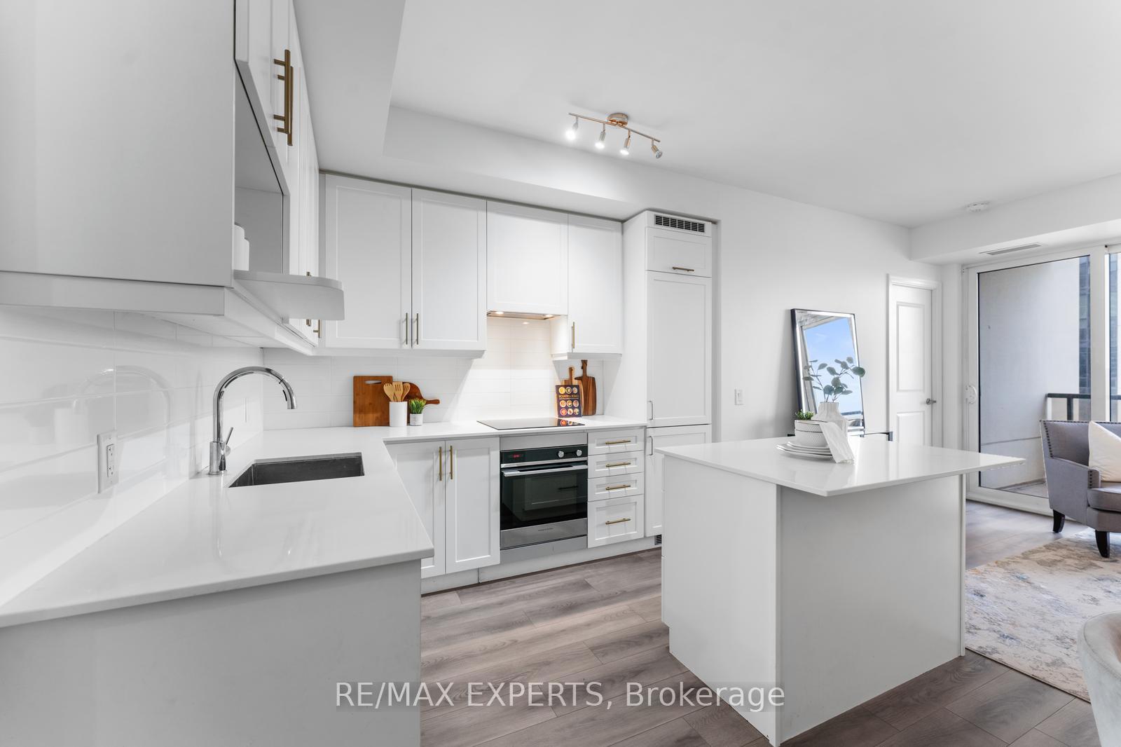1 Bedroom Condo at 9075 Jane, Vaughan For sale