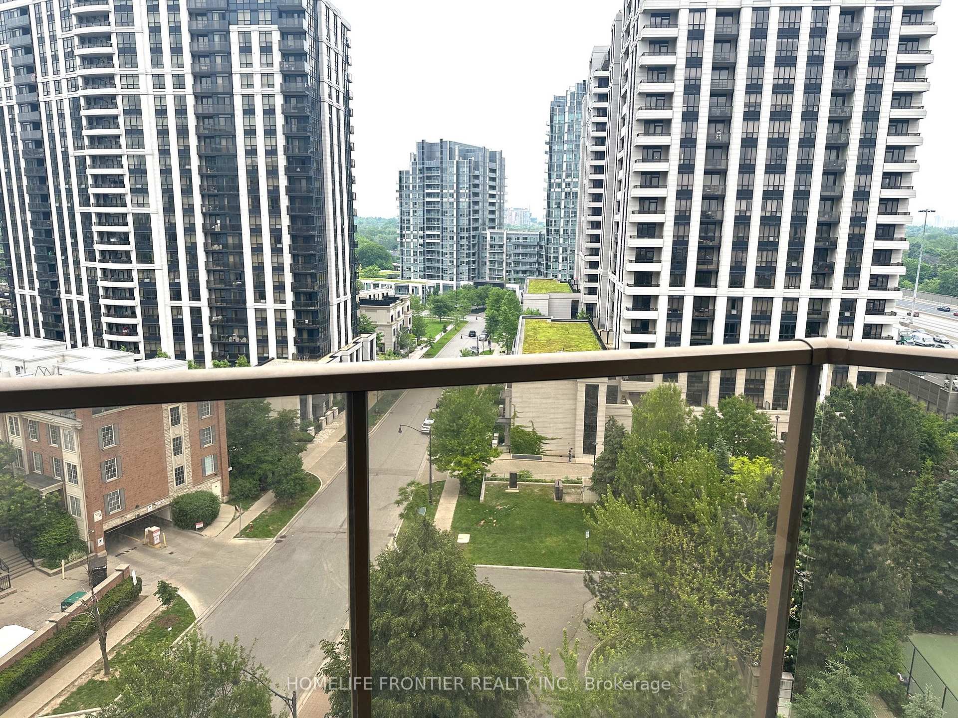 3 Bedrooms Condo at 80 Harrison Garden, Toronto For sale