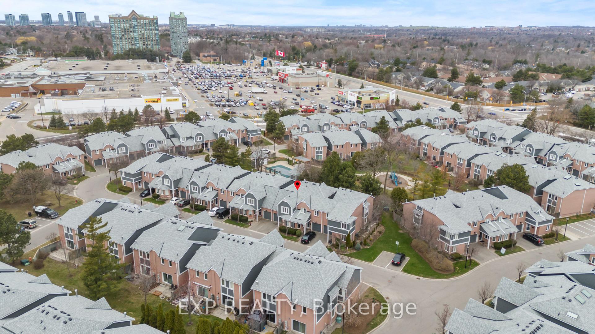 3 Bedrooms Condo at 2205 South Millway,  Mississauga For sale