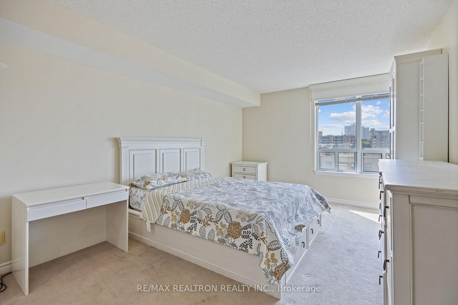 2 Bedrooms Condo at 8 Covington, Toronto For sale