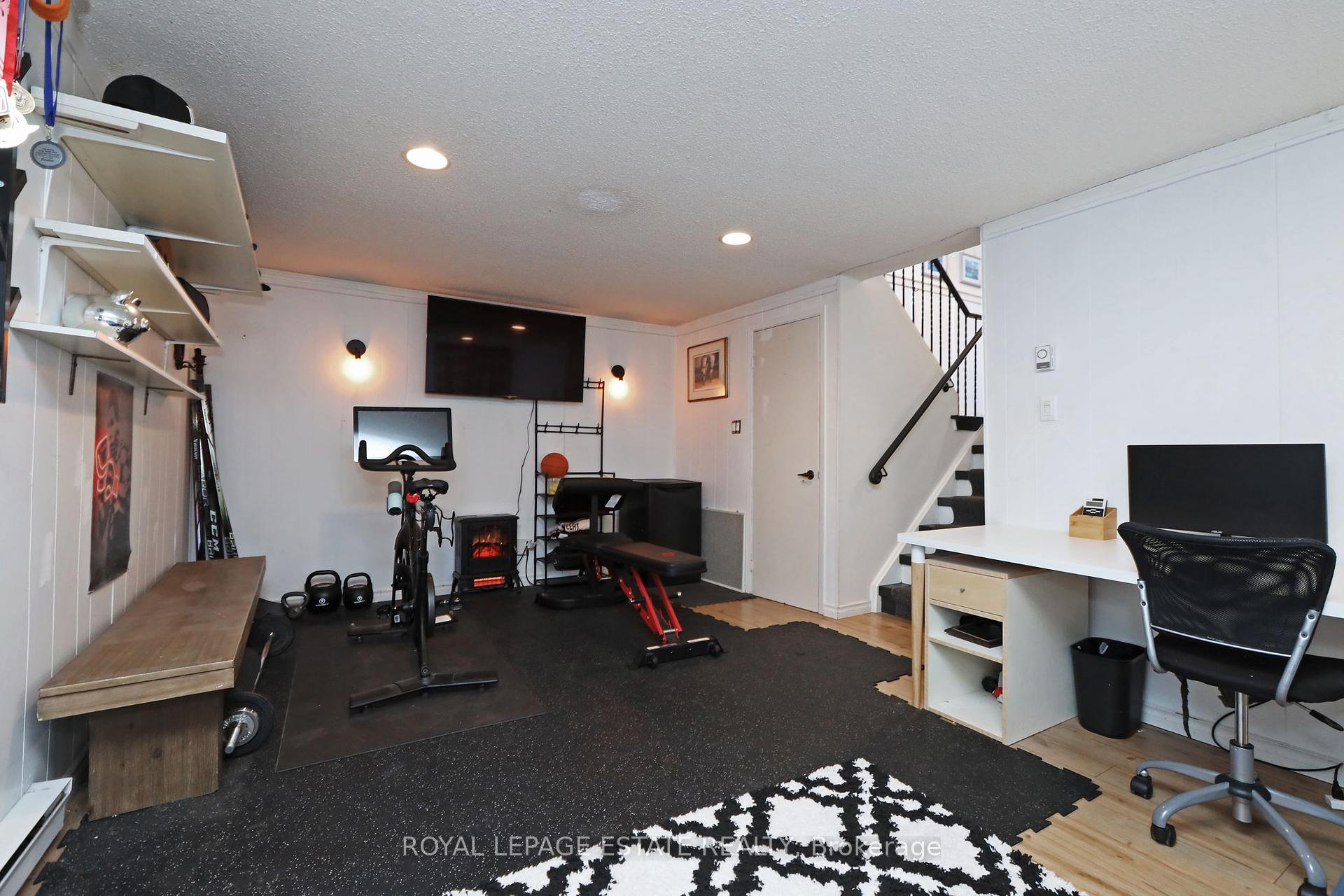 4 Bedrooms Condo at 3100 Kingston, Toronto For sale