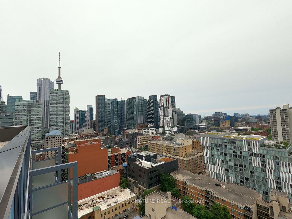 210 Simcoe Street