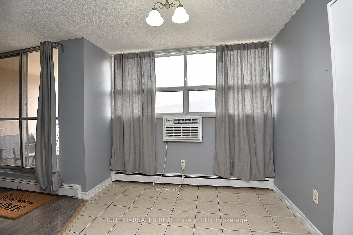 1 Bedroom Condo at 1950 Main,  Hamilton For sale