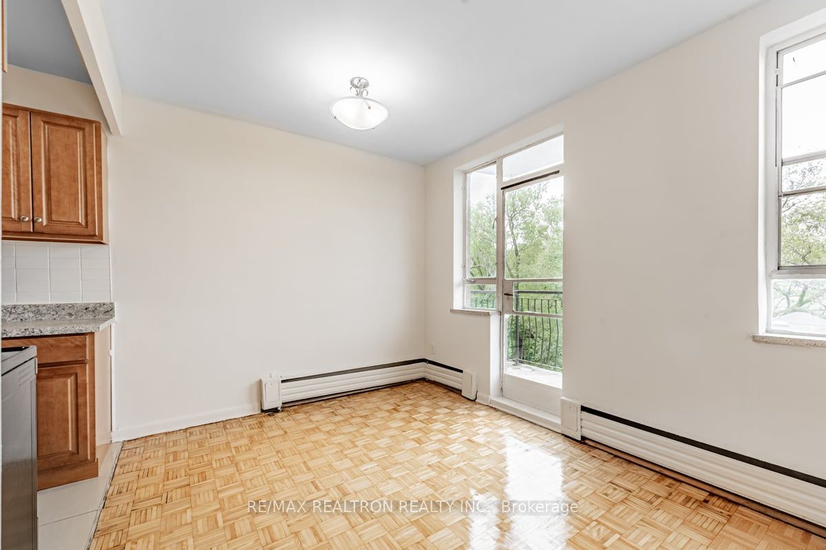 2895 Bathurst Street, #107