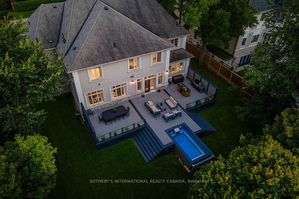 8 Thornhill Avenue, Vaughan, ON L4J 1J4
