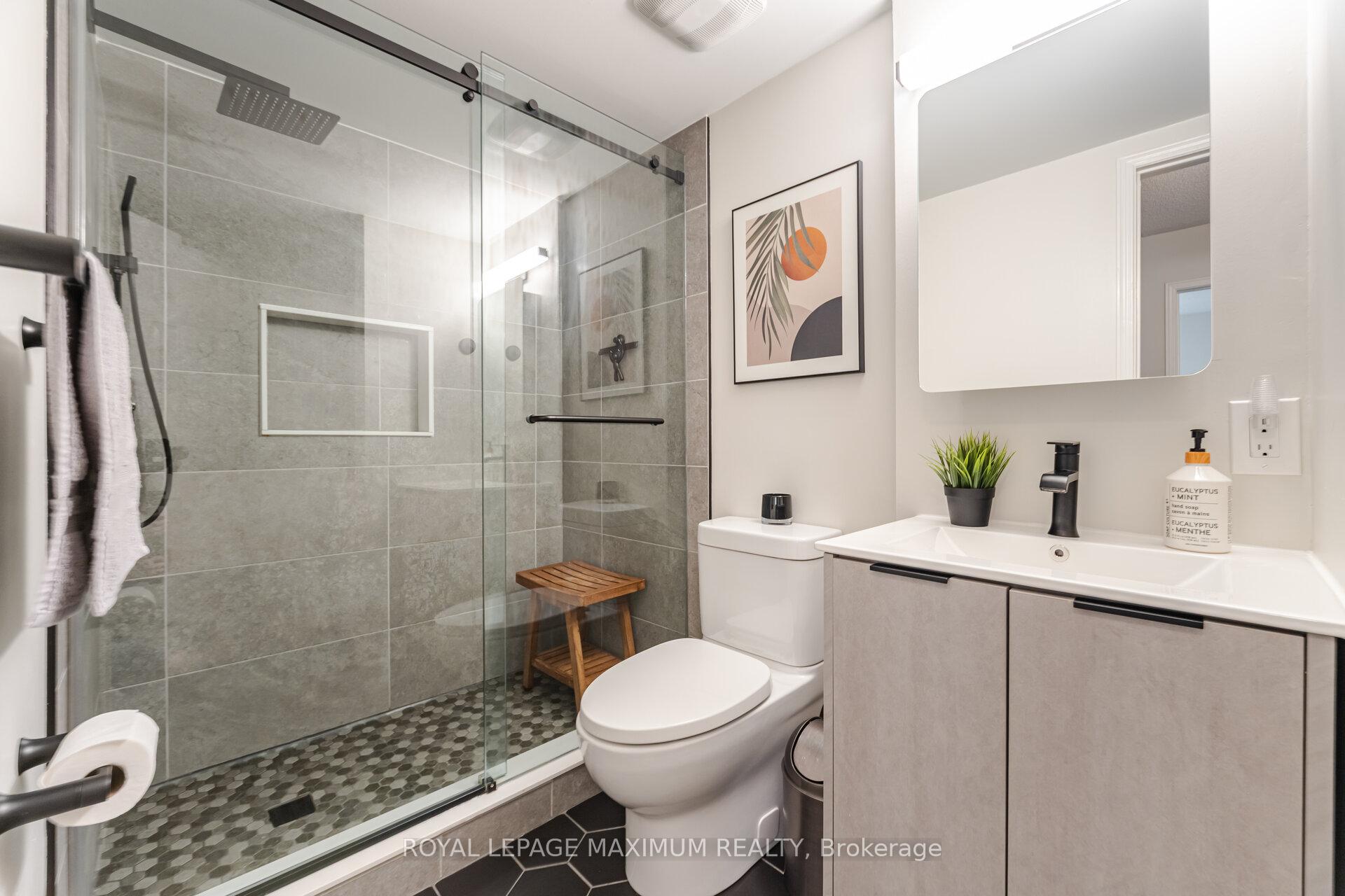 3 Bedrooms Condo at 760 Lawrence, Toronto For sale