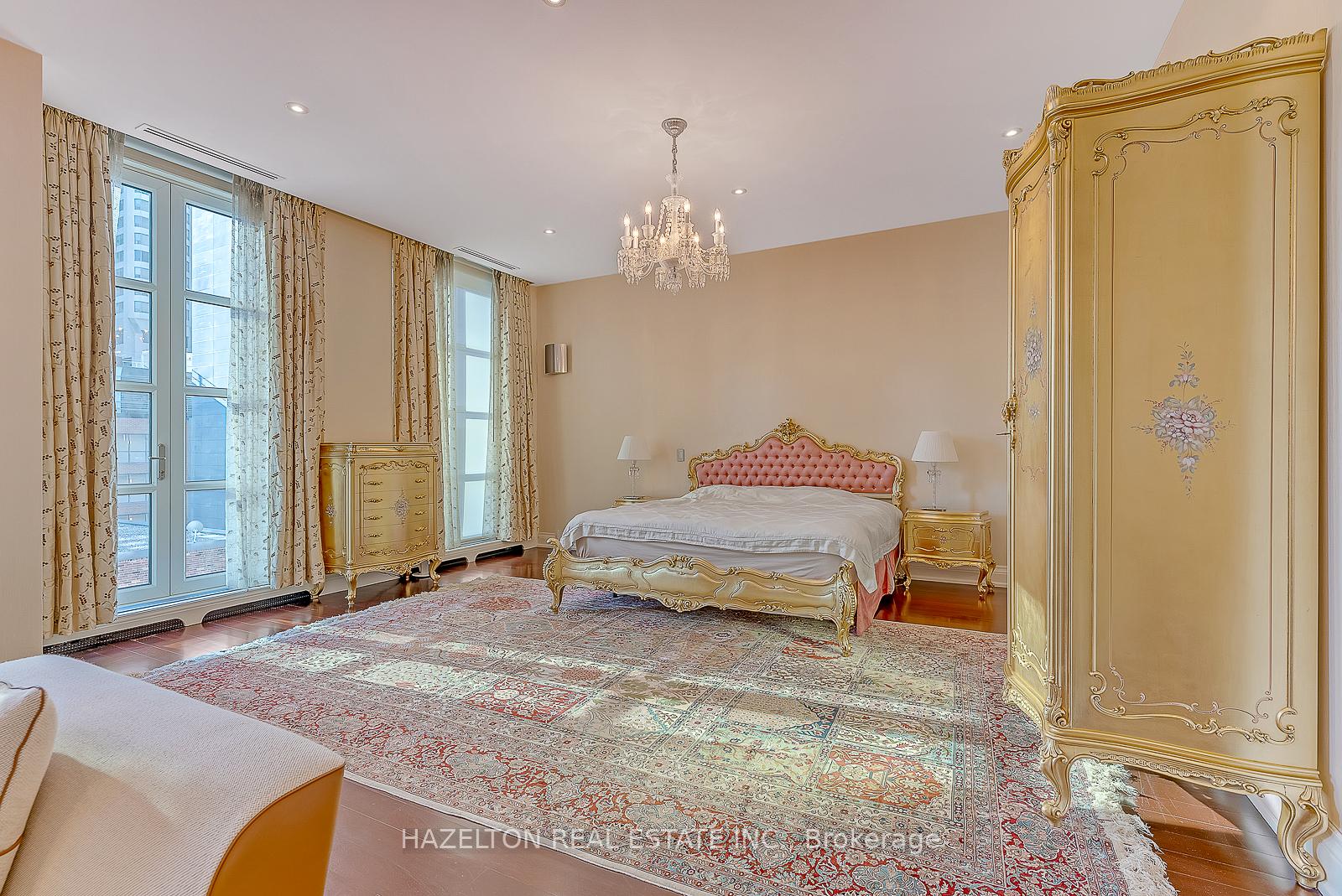4 Bedrooms Condo at 118 Yorkville, Toronto For sale