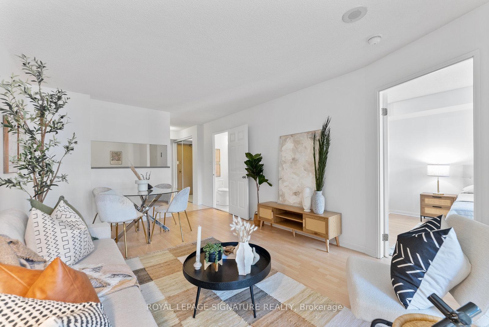 2 Bedrooms Condo at 24 Wellesley, Toronto For sale