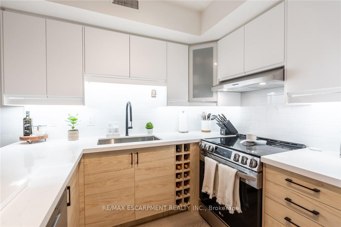 1 Bedroom Condo at 2010 Cleaver,  Burlington For sale