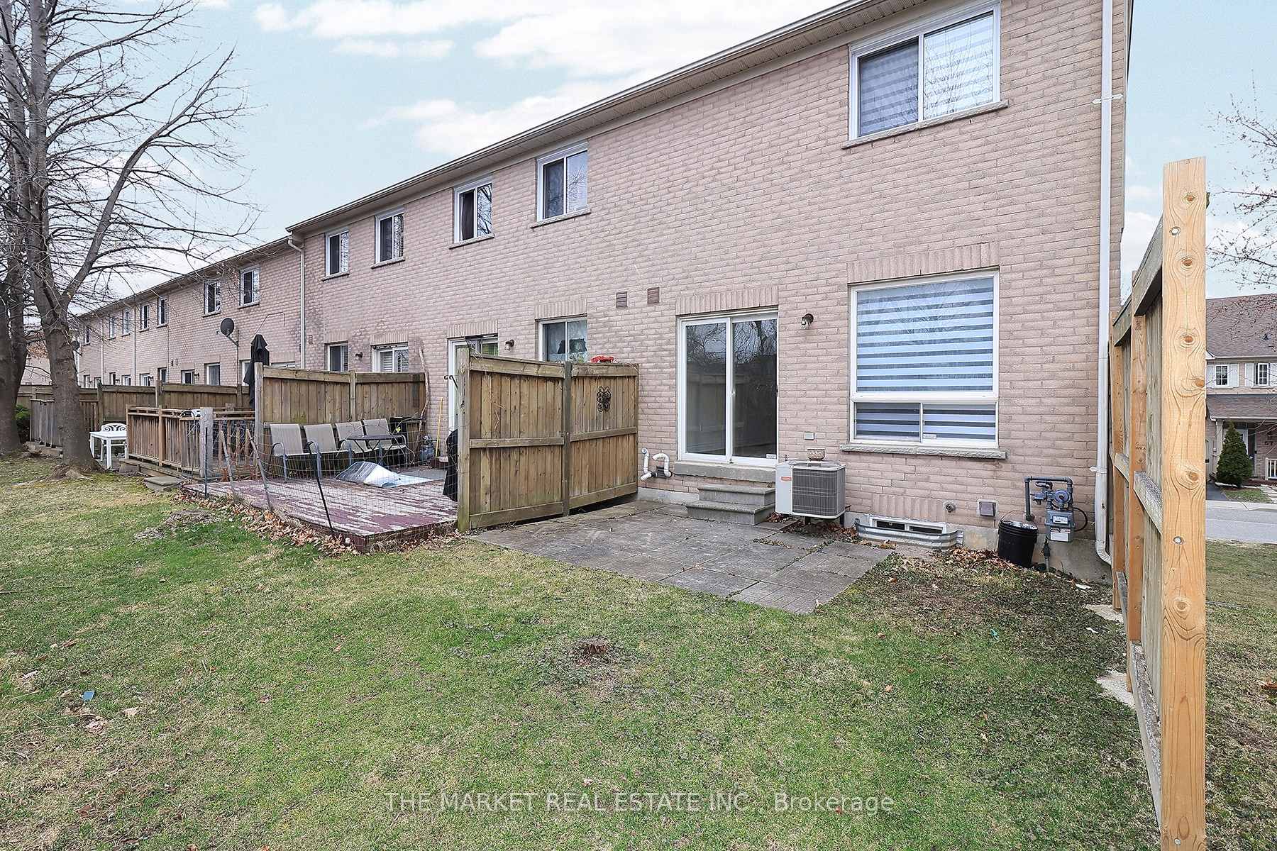 3 Bedrooms Condo at 7190 Atwood, Mississauga For sale