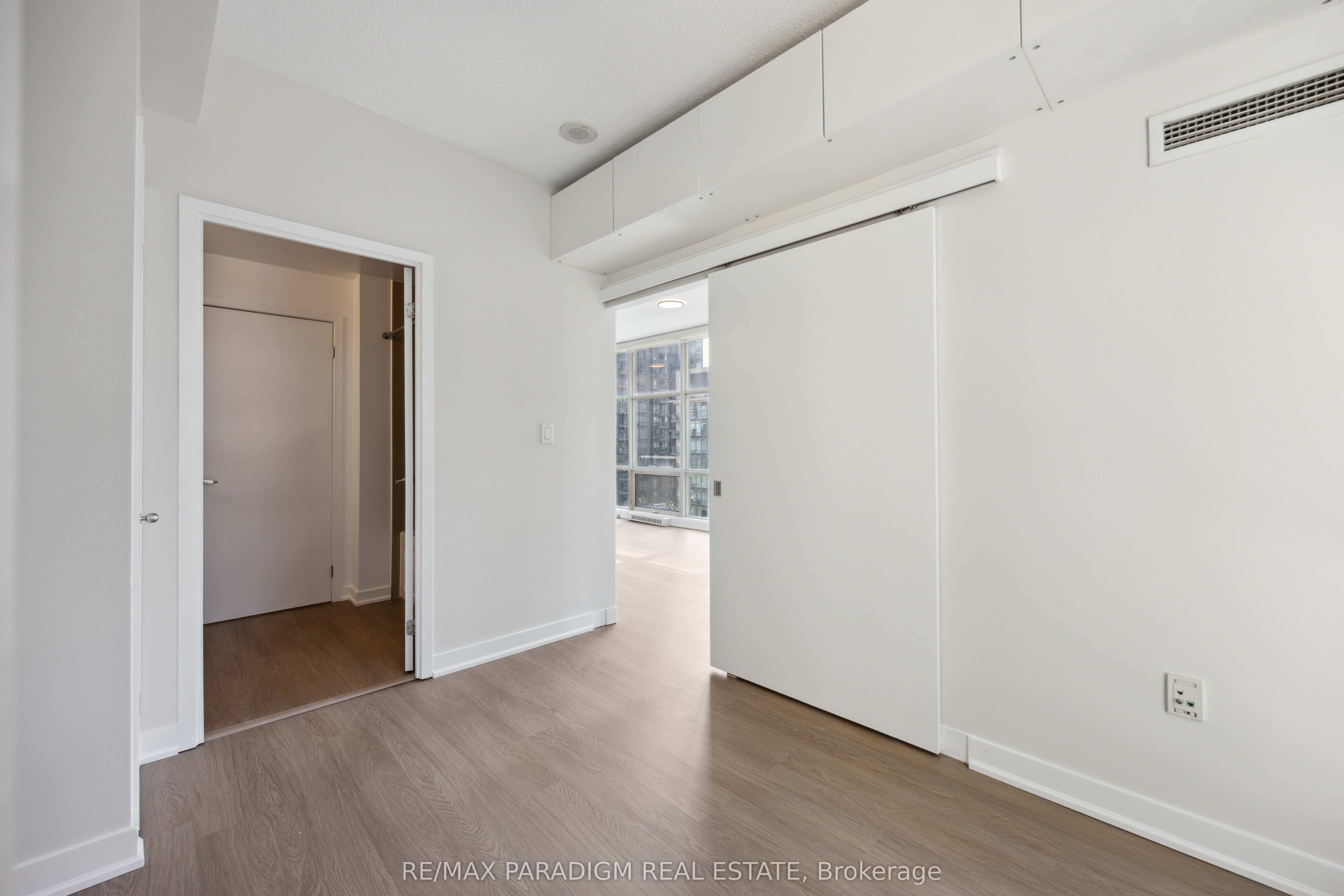 9 Spadina Avenue, #611