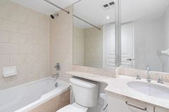 140 Simcoe Street 1412