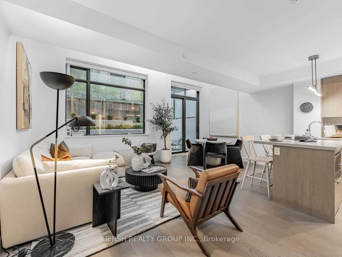 2 Bedrooms Condo at 160 Kingsway,  Toronto For sale