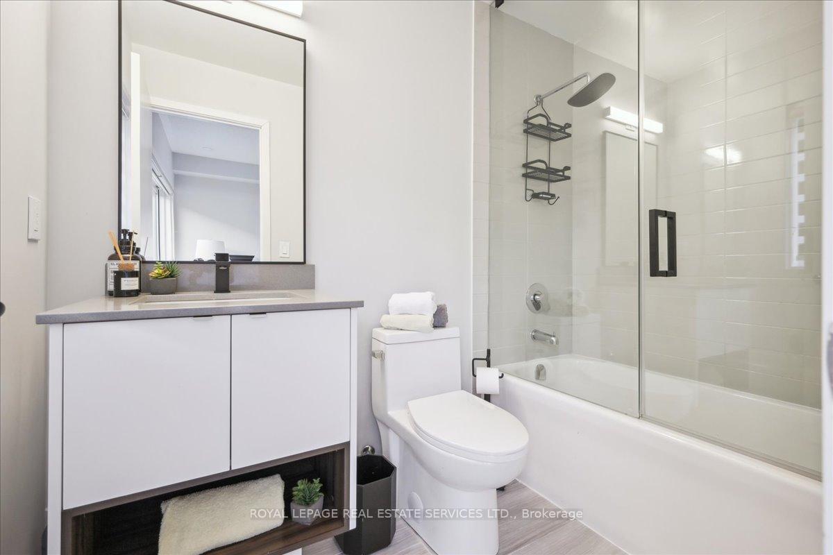 4 Bedrooms Condo at 1121 Cooke, Burlington For sale