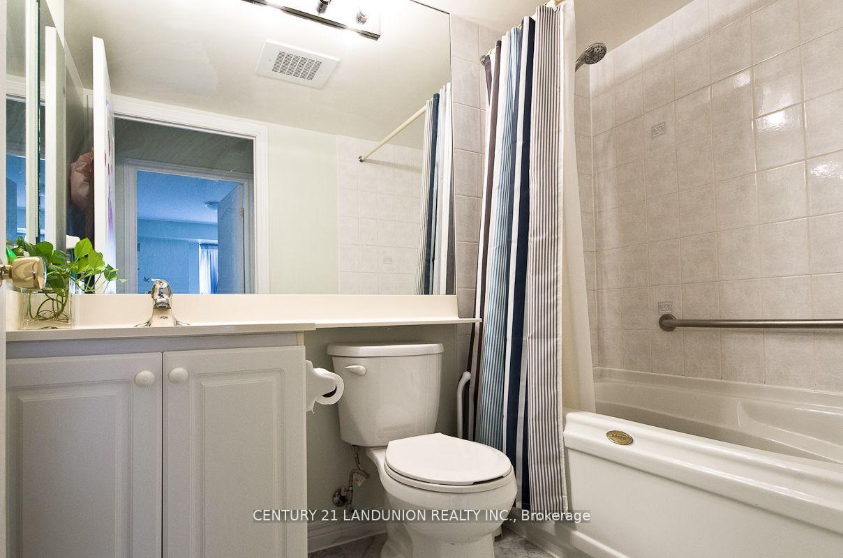 2 Bedrooms Condo at 88 Grandview,  Toronto For sale