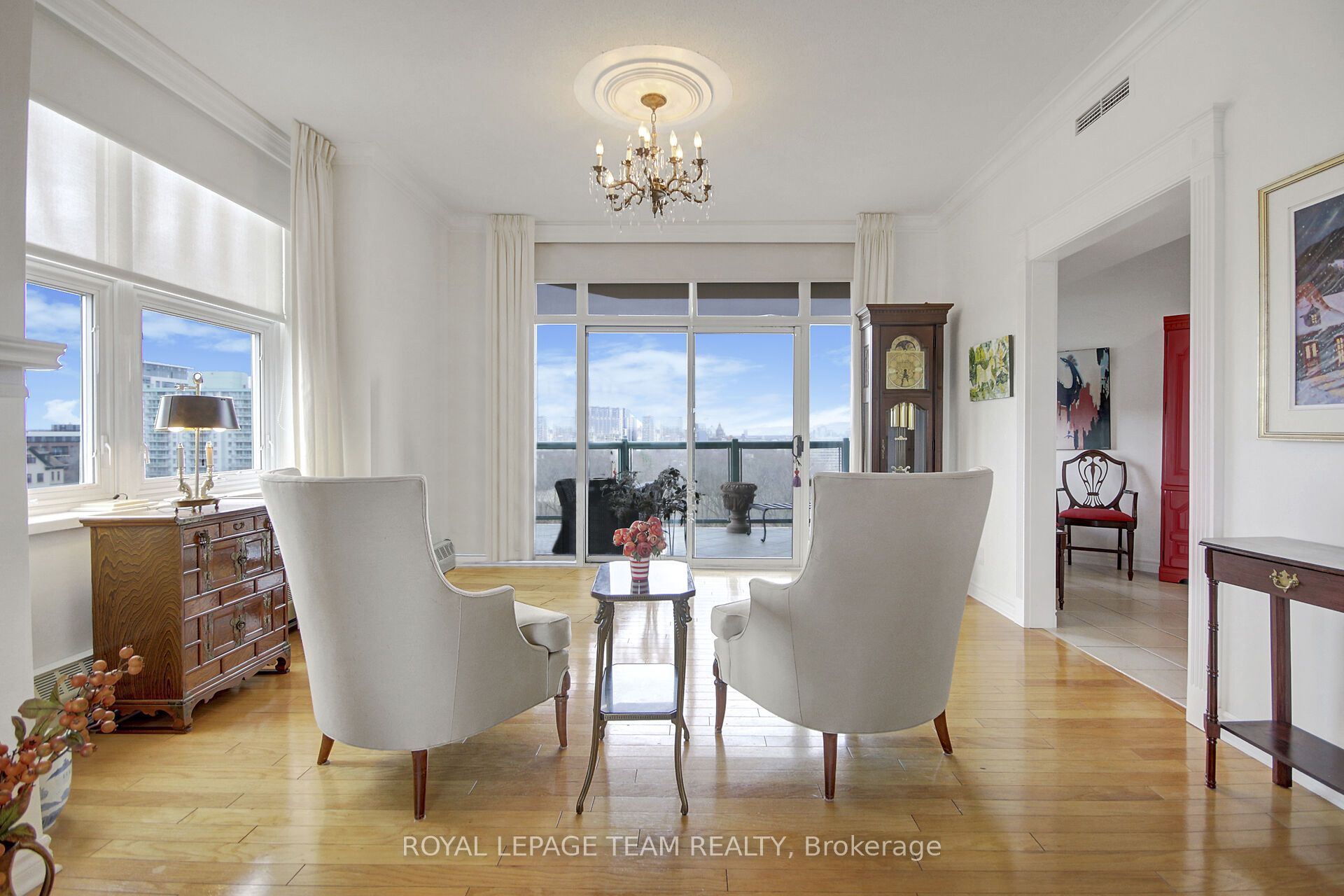 131 Wurtemburg Street, #804