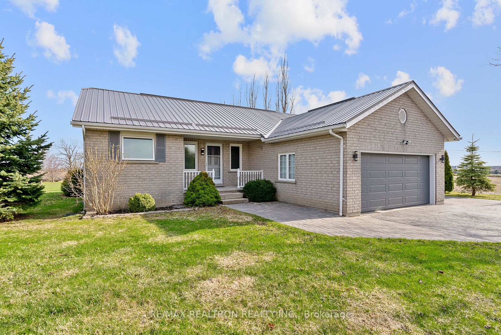 6 Hallett Crescent