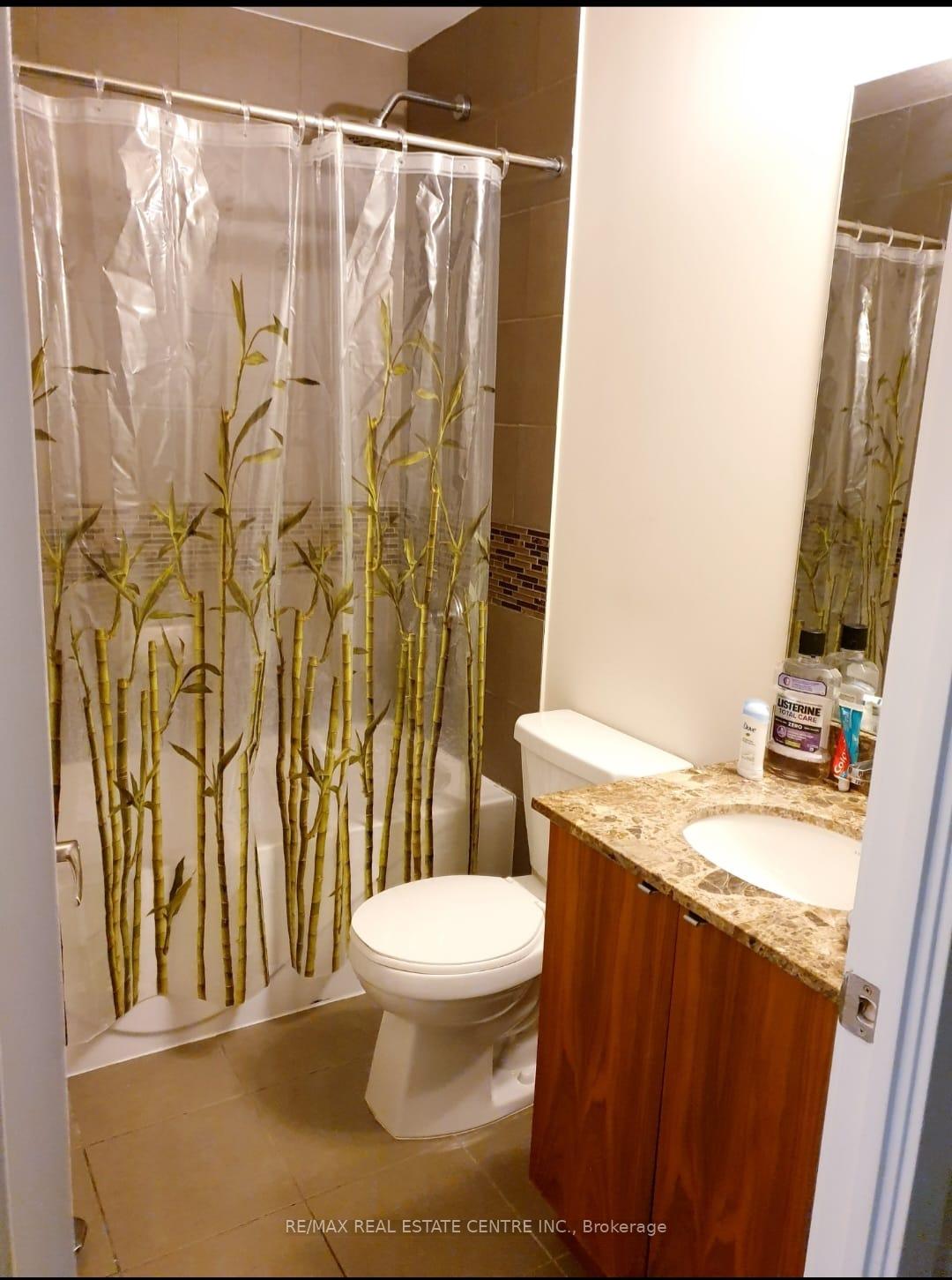3 Bedrooms Condo at 4099 Brickstone, Mississauga For sale