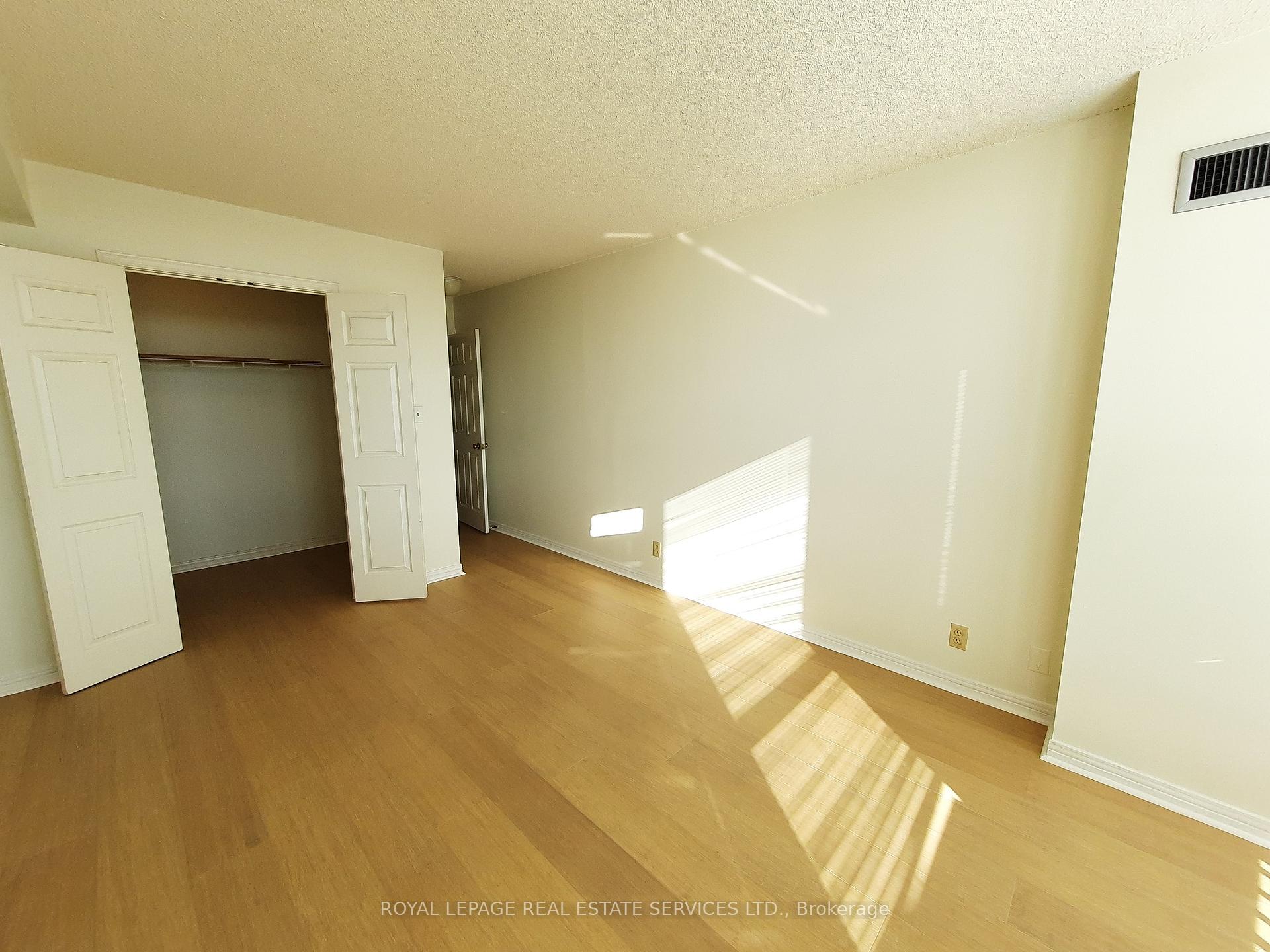 1 Bedroom Condo at 1 Aberfoyle, Toronto For sale