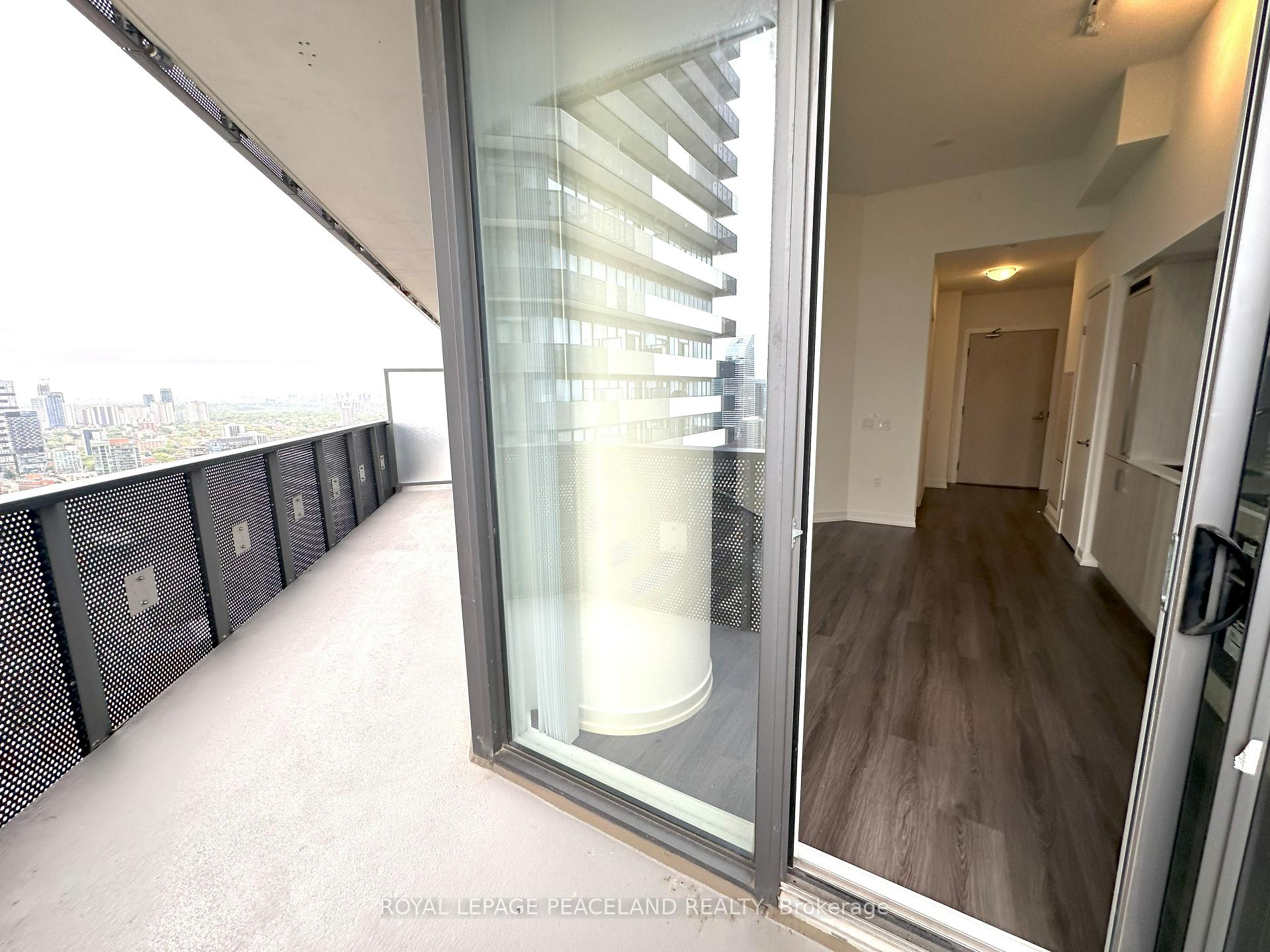 1 Bedroom Condo at 138 Downes, Toronto For sale