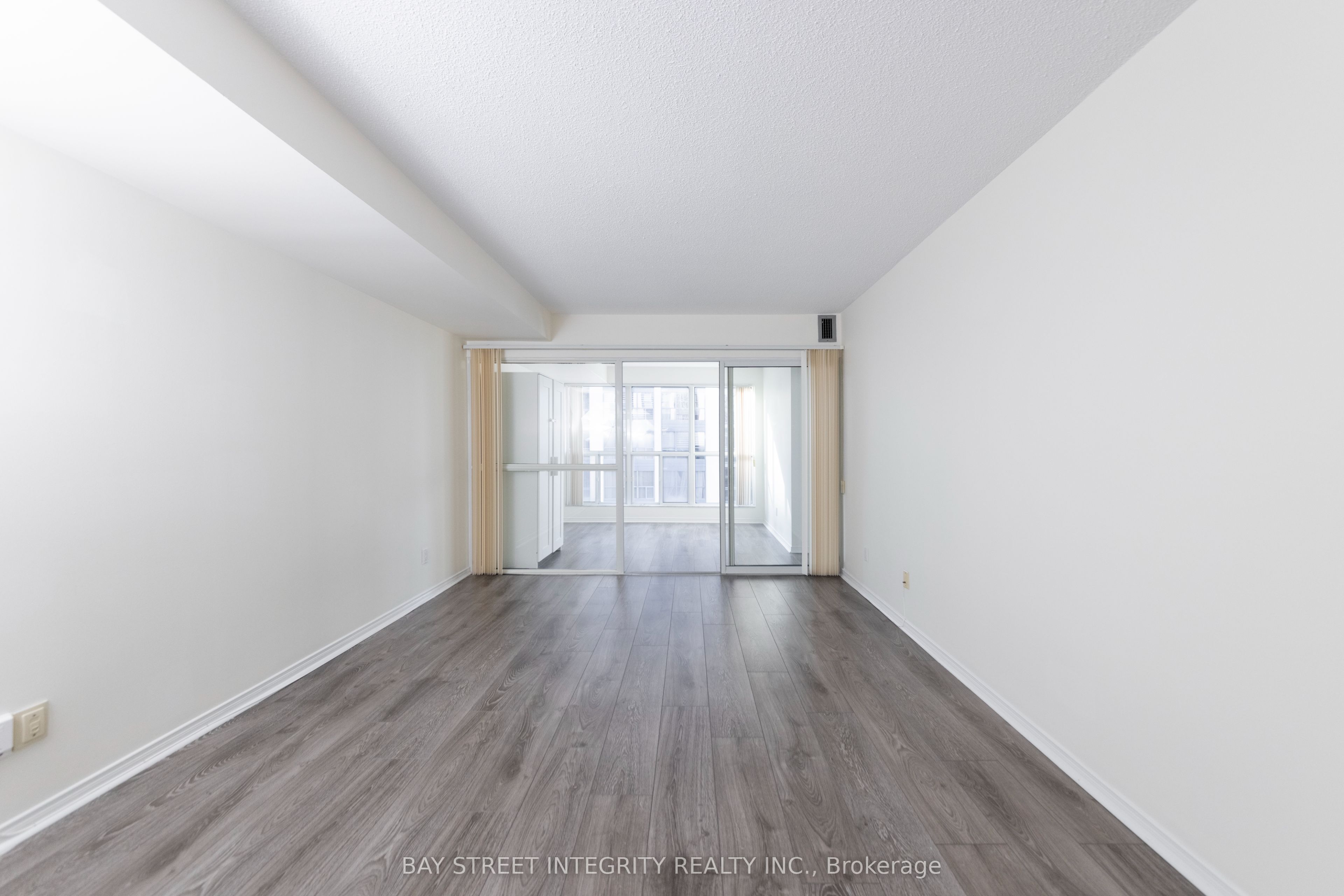 28 Hollywood Avenue, #1210