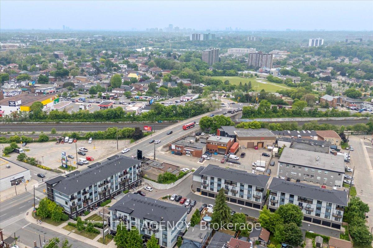 2 Bedrooms Condo at 7 Forbes, Toronto For sale