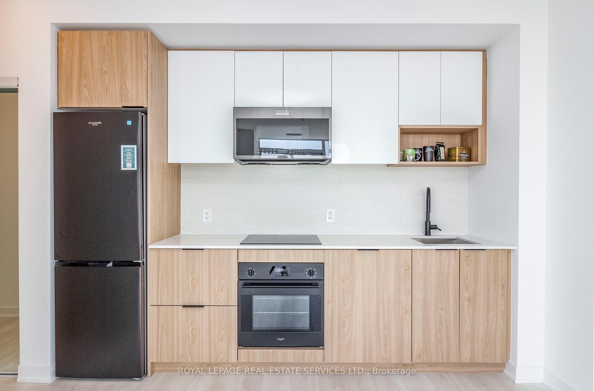 2 Bedrooms Condo at 5 Defries, Toronto For sale