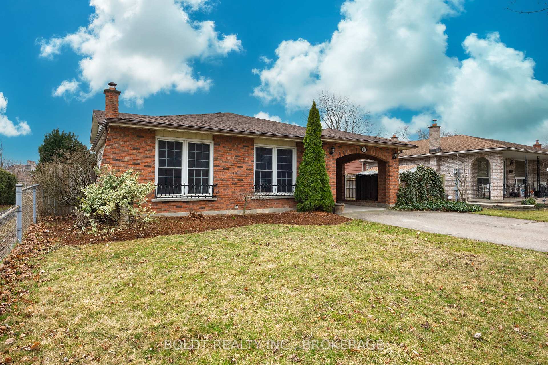 14 Jeanette Drive, St. Catharines, ON L2N 6M4