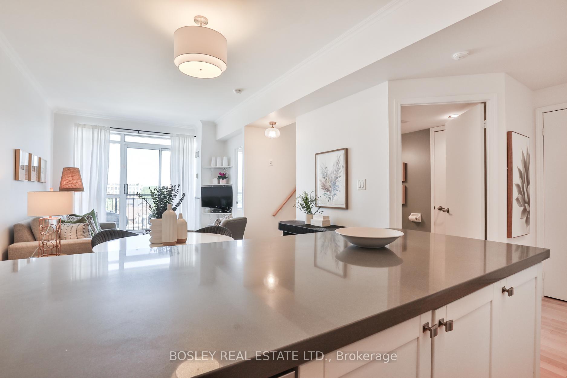 2 Bedrooms Condo at 1000 King, Toronto For sale