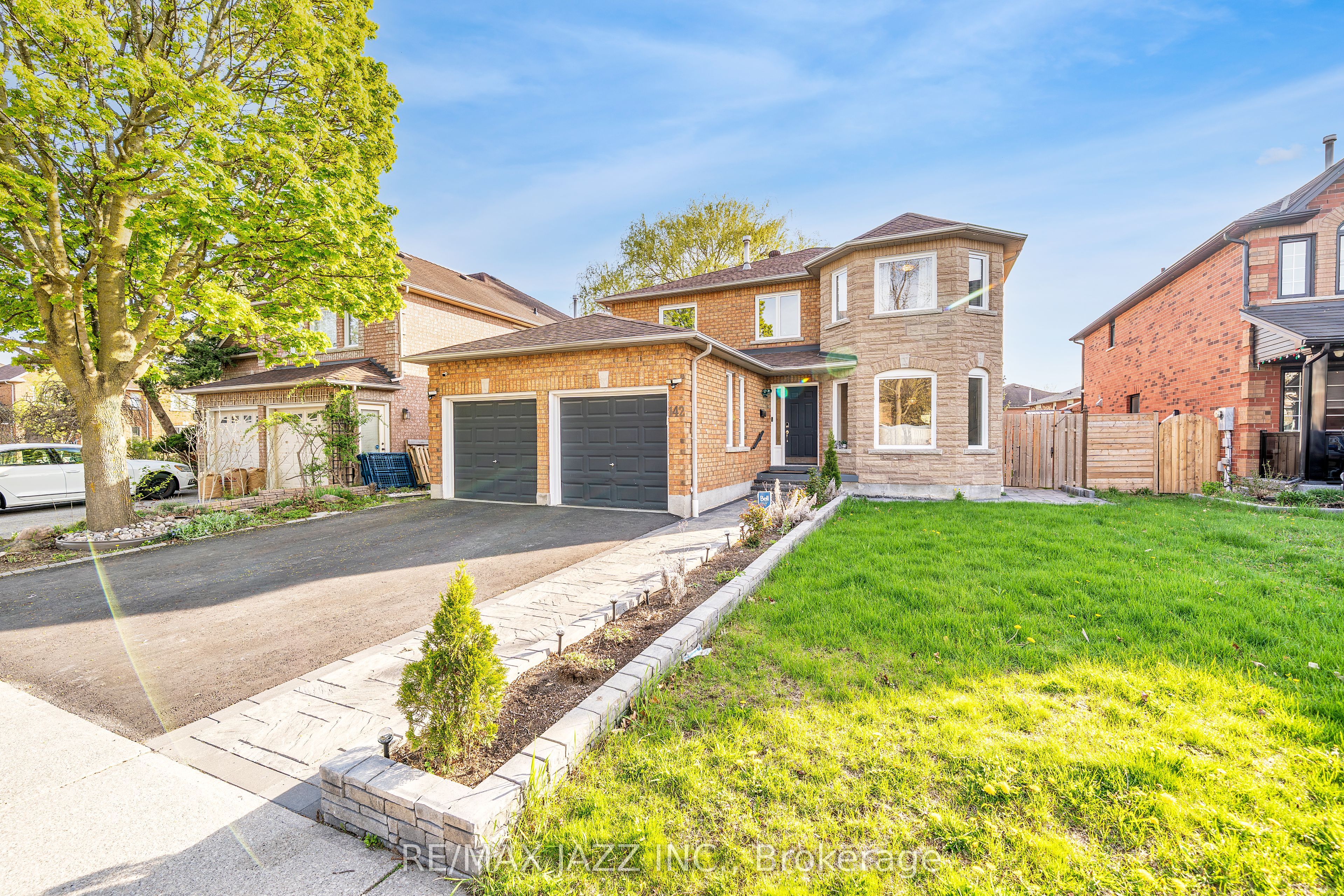 142 Elizabeth Street, Ajax, ON L1T 3X5