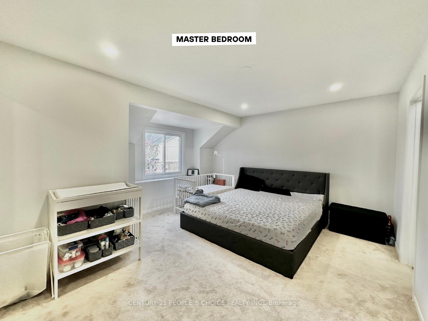 3 Bedrooms Condo at 2530 Northampton, Burlington For sale