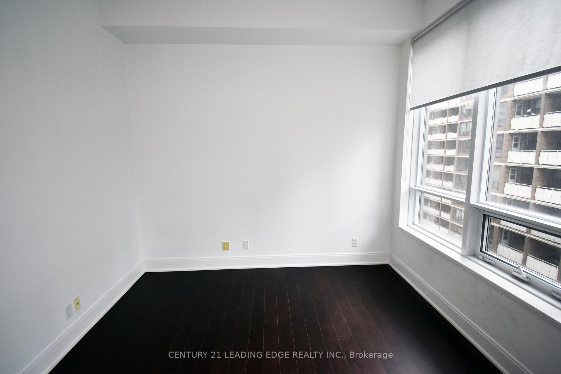 2 Bedrooms Condo at 21 BALMUTO, Toronto For sale