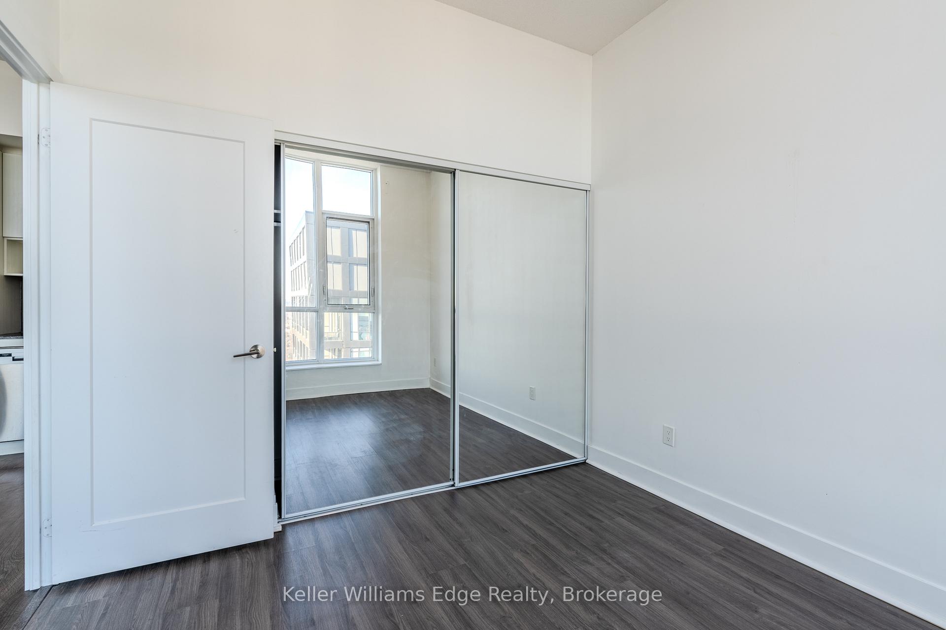 2 Bedrooms Condo at 7 Mabelle,  Toronto For sale