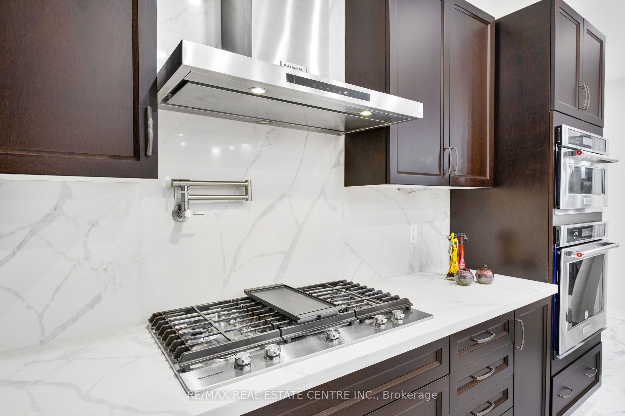 5 Forsyth Crescent E
