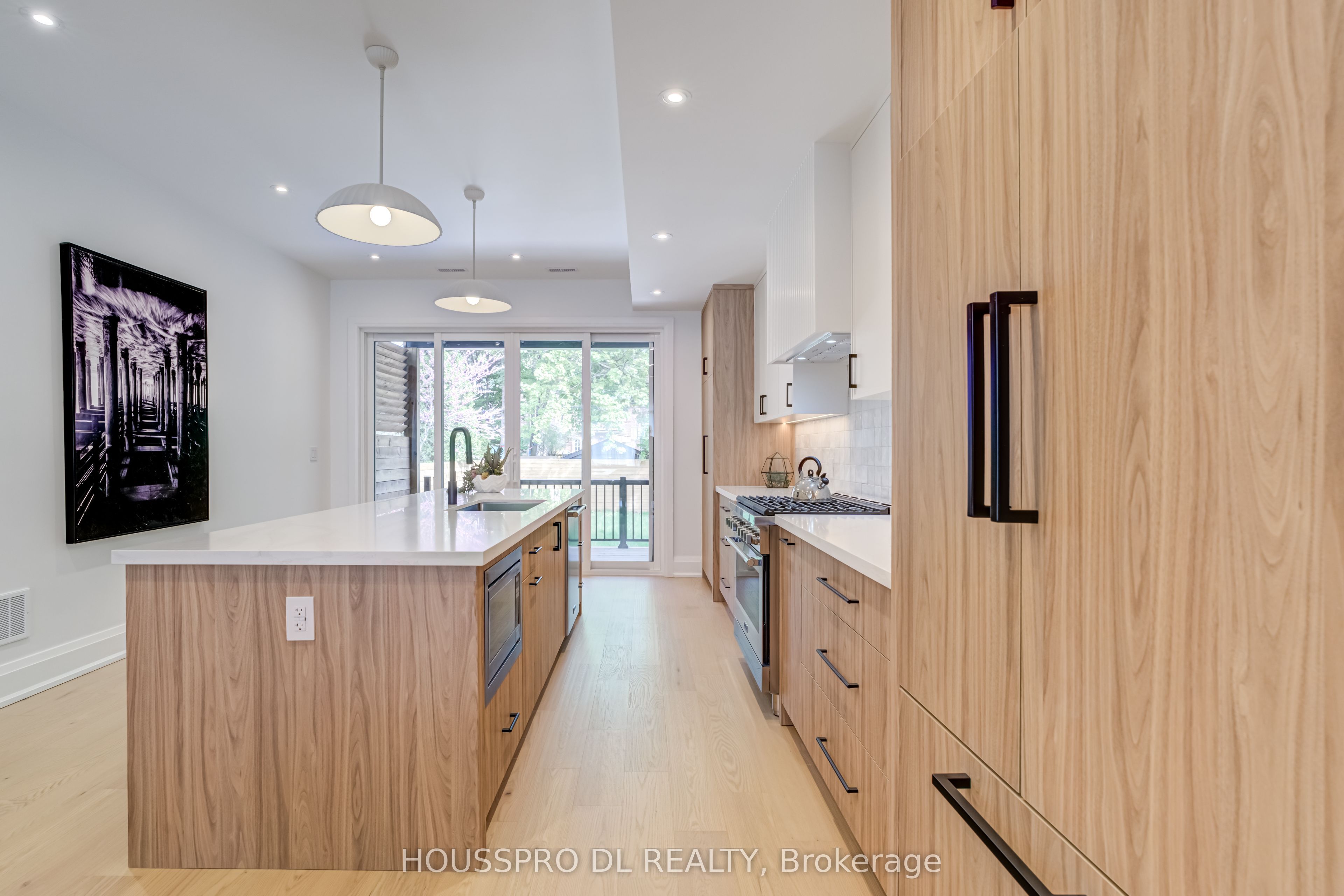 718 Hillsdale Avenue, Toronto, ON M4S 1V3