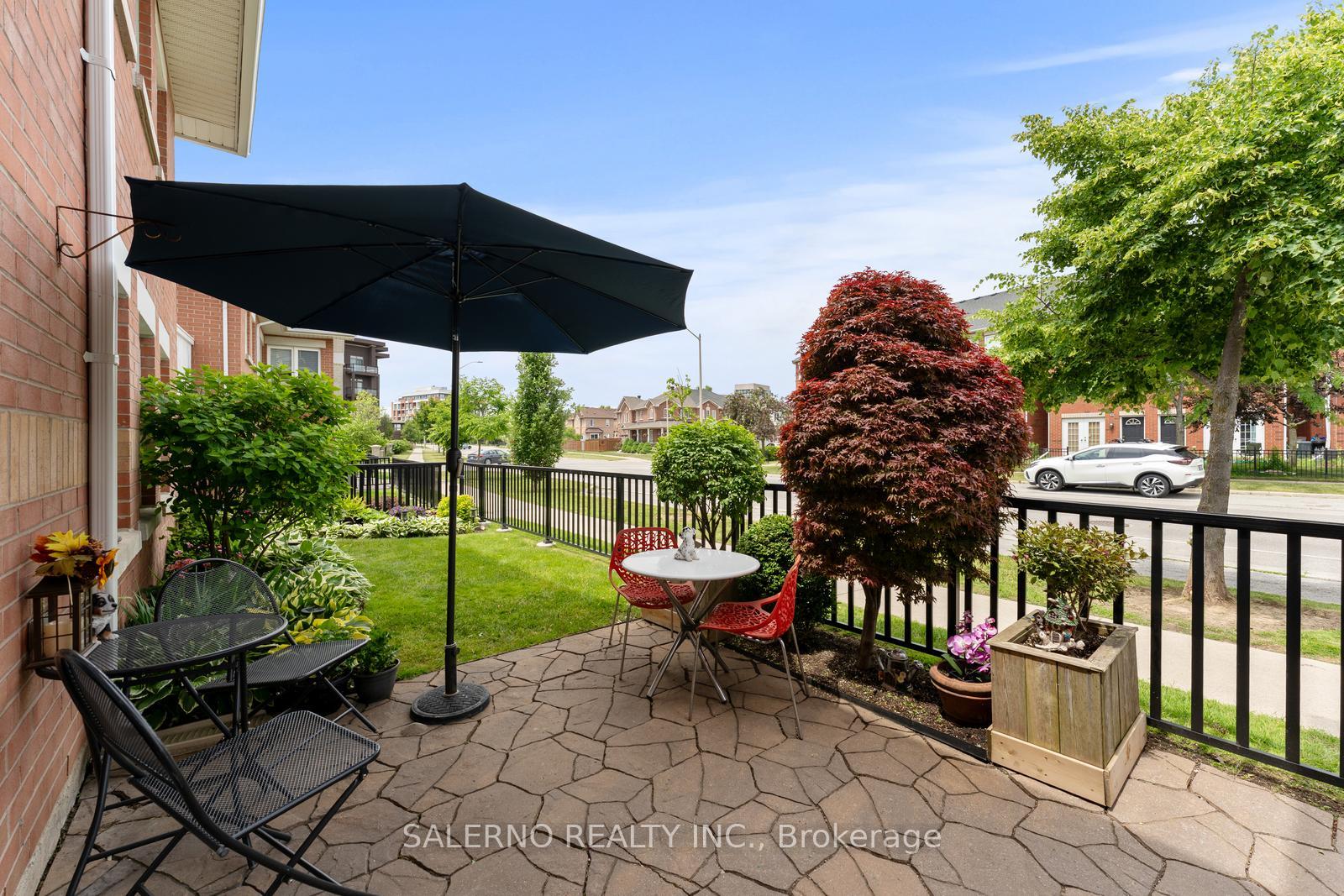 3 Bedrooms Condo at 1701 Lampman, Burlington For sale