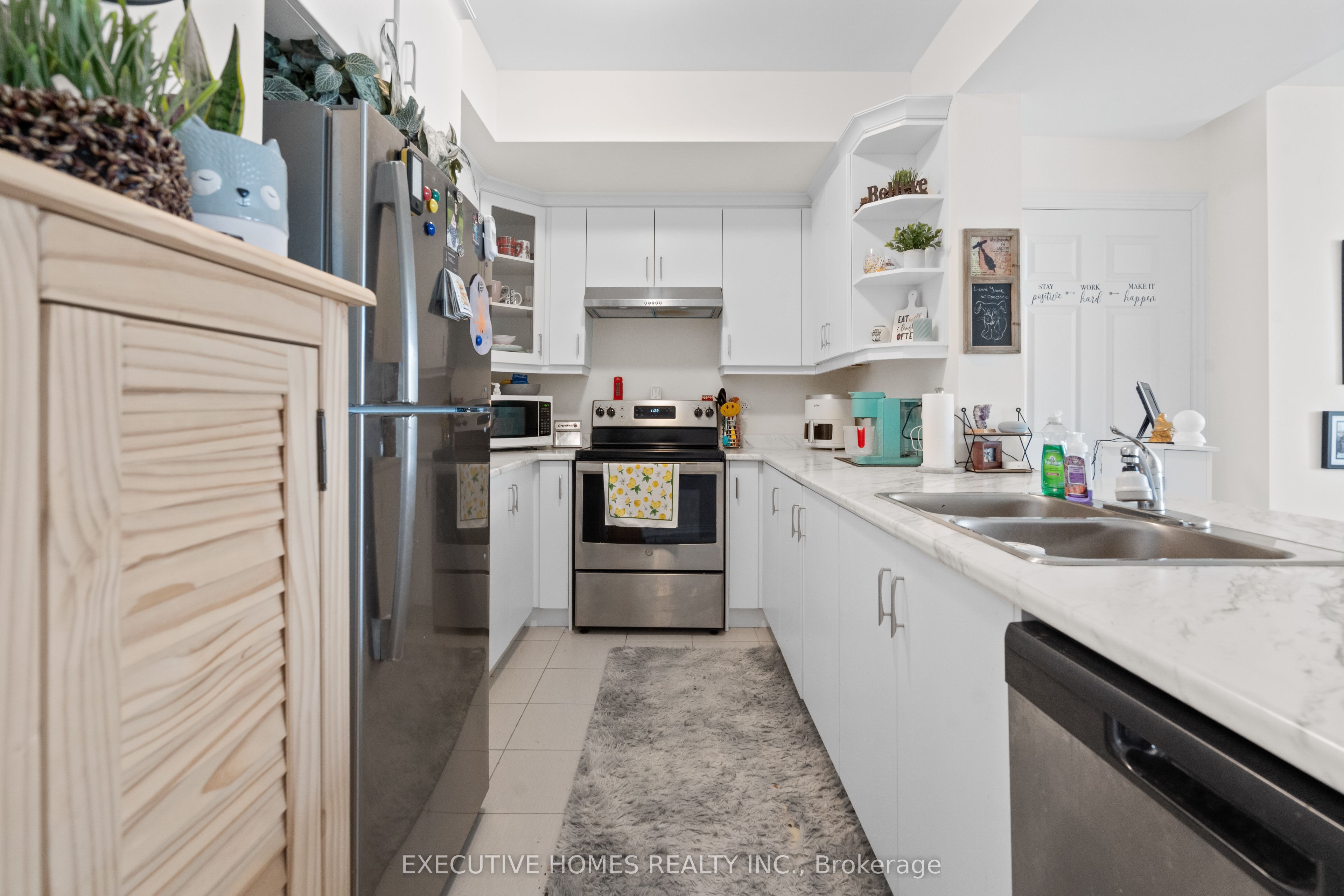 383 Dundas Street E, #74