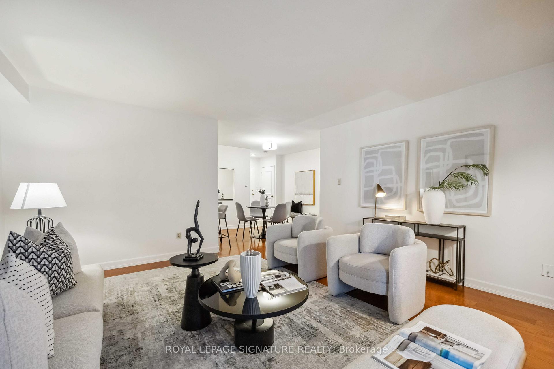2 Bedrooms Condo at 212 St. George, Toronto For sale