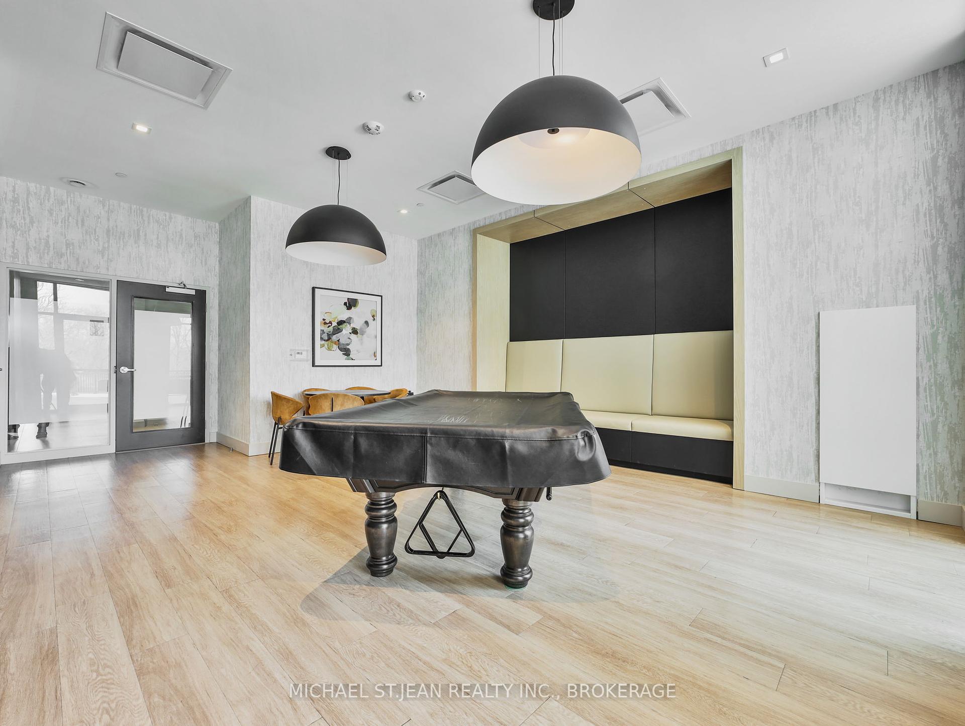 2 Bedrooms Condo at 2750 King,  Hamilton For sale