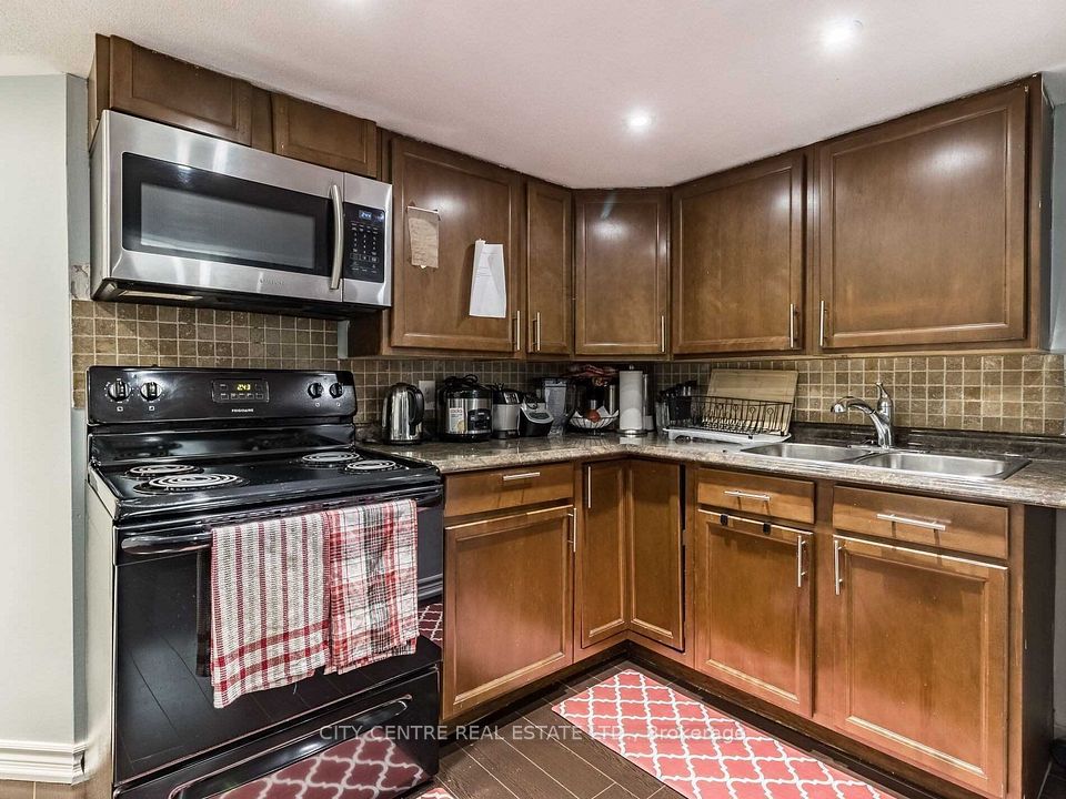 218 Valleyway