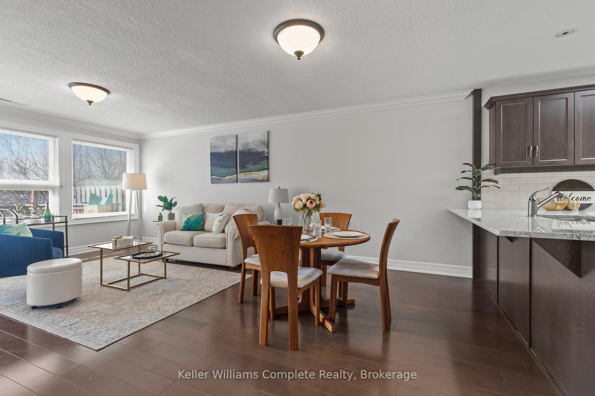 2 Bedrooms Condo at 12 Nolan,  Hamilton For sale