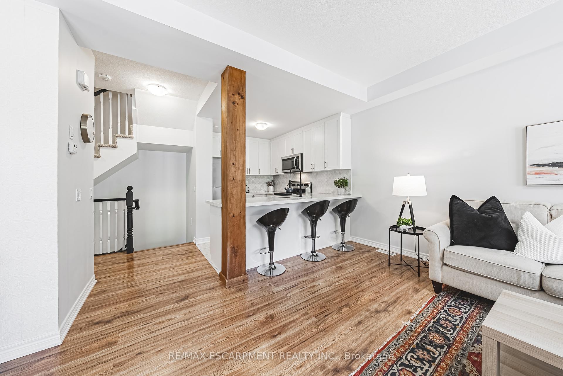 2 Bedrooms Condo at 18 Ridgeside,  Hamilton For sale