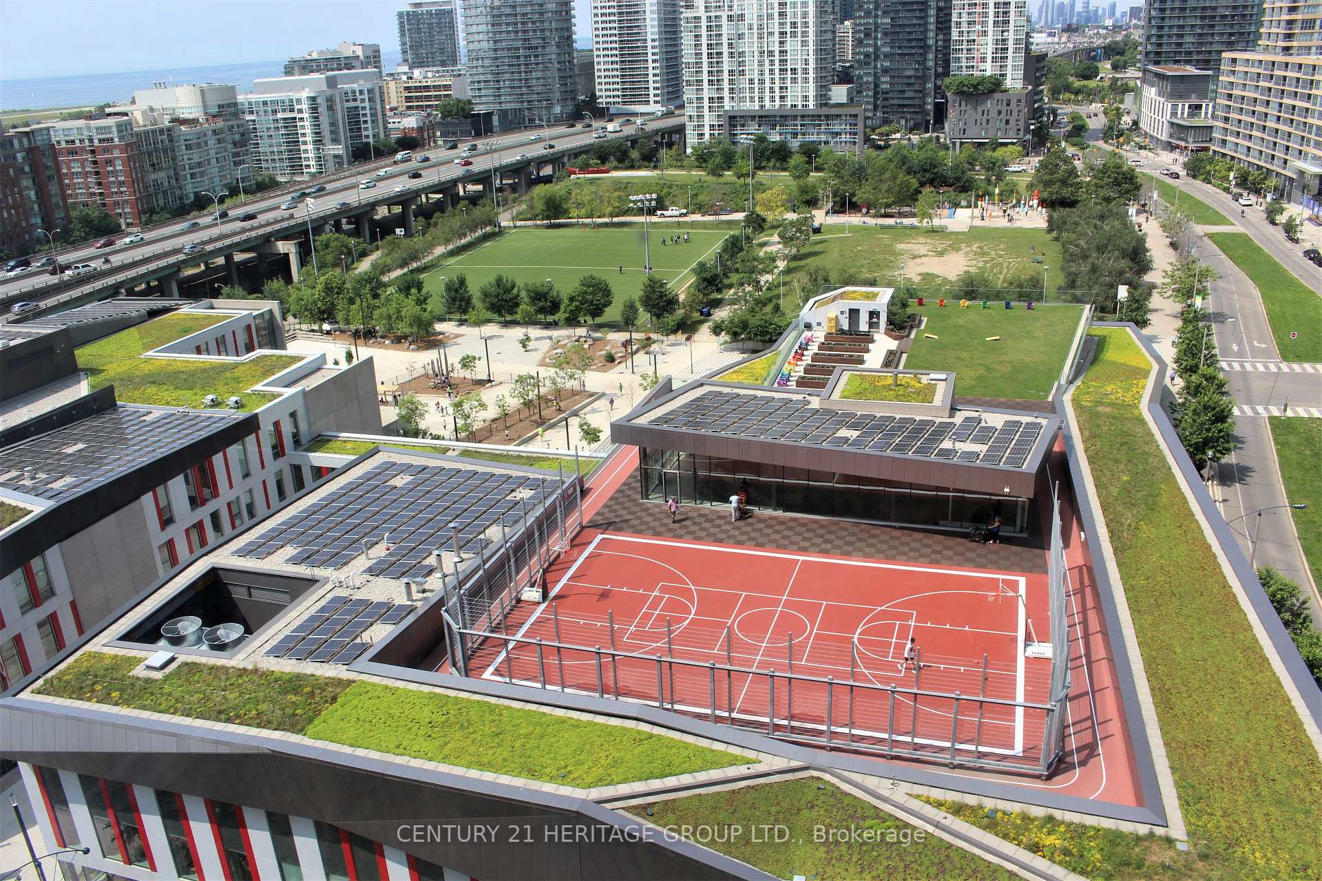 2 Bedrooms Condo at 15 Fort York, Toronto For sale
