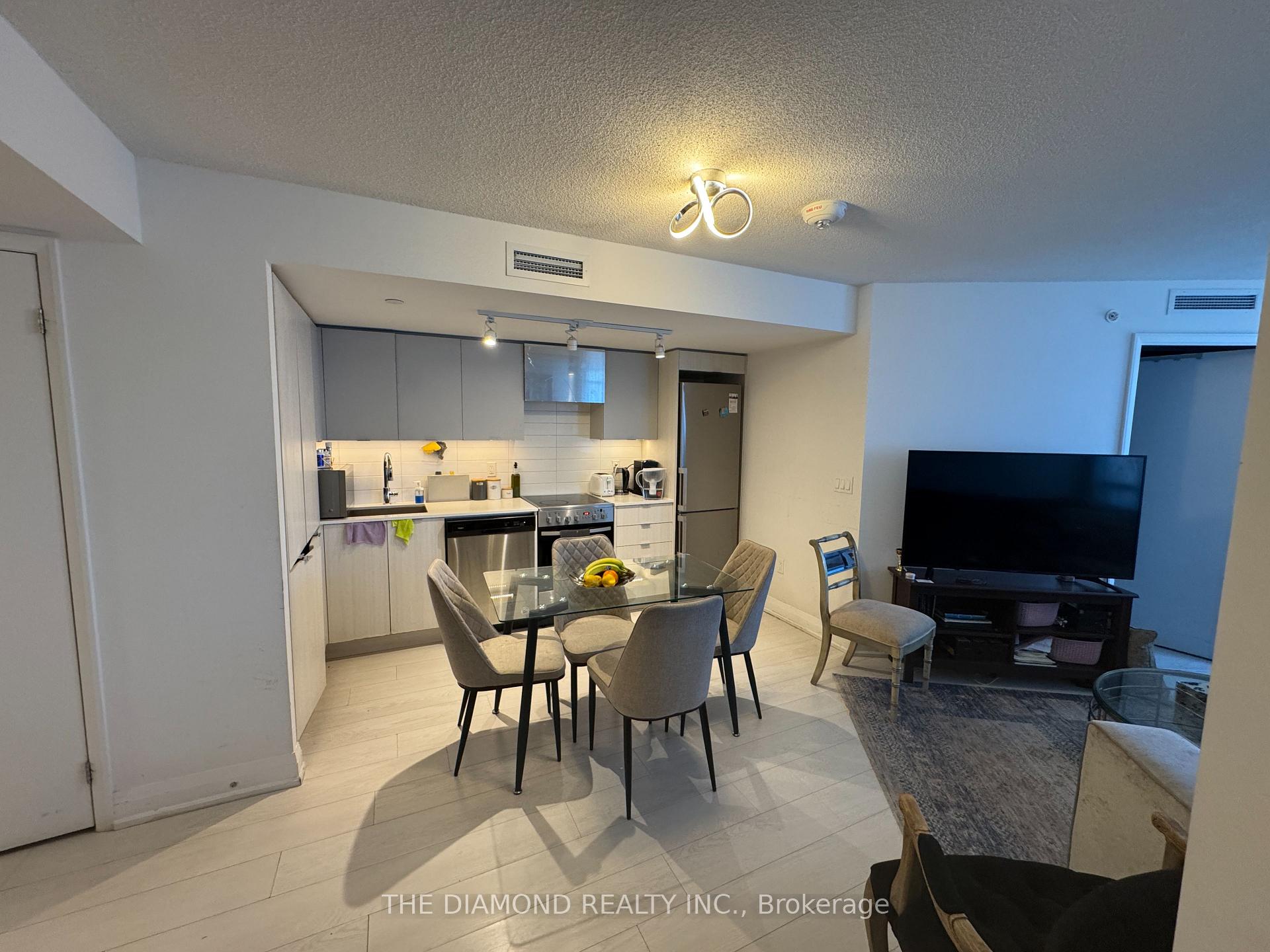 3 Bedrooms Condo at 30 Gibbs, Toronto For sale