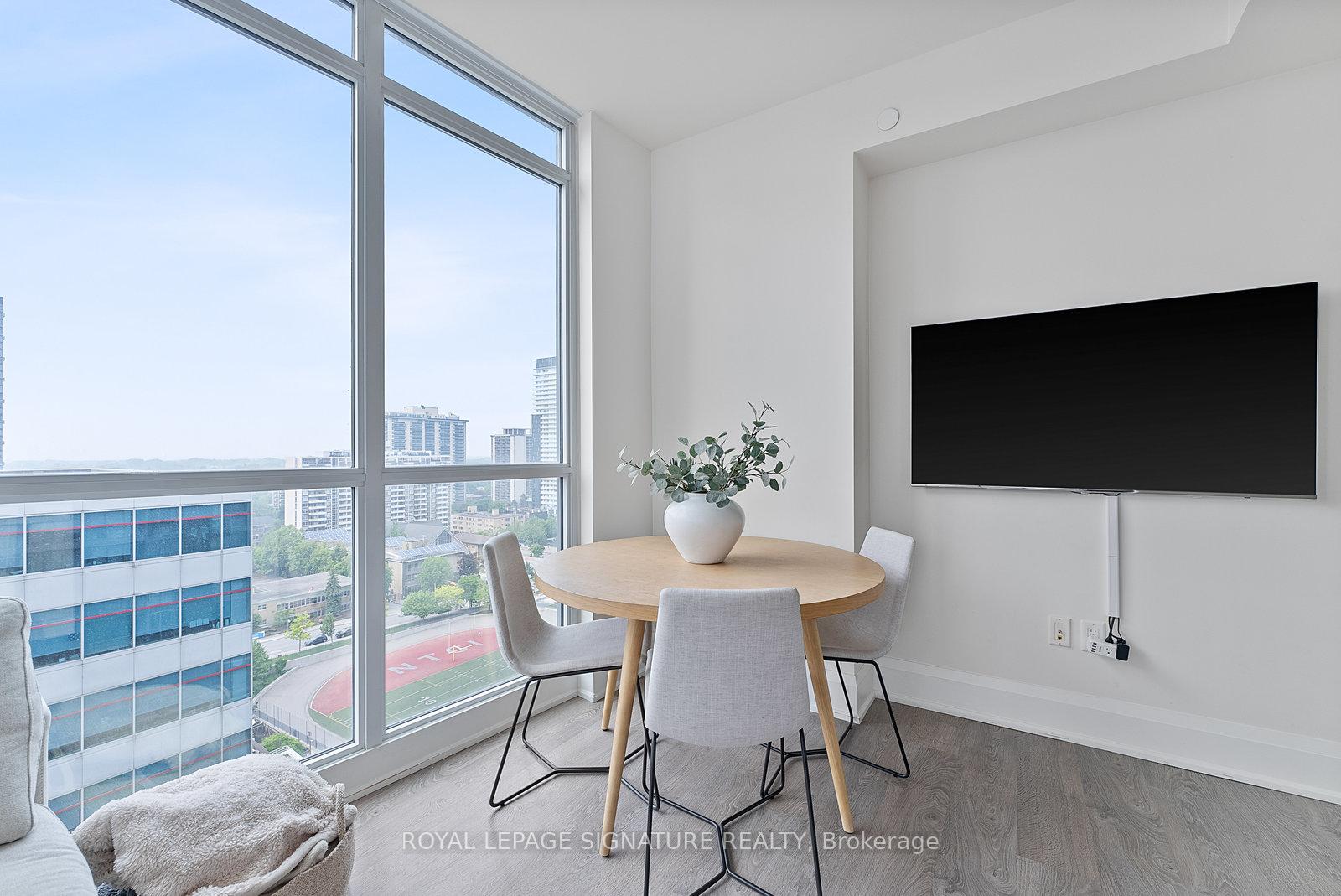 2 Bedrooms Condo at 30 Roehampton, Toronto For sale