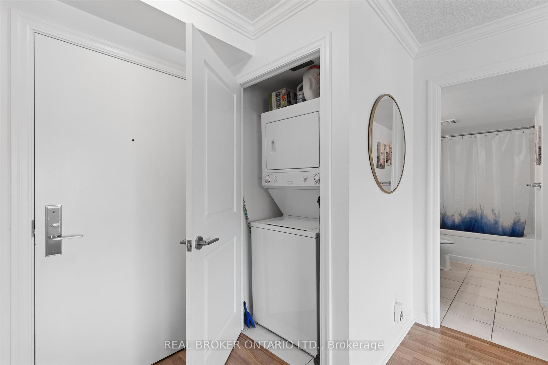 1 Bedroom Condo at 2035 Sheppard, Toronto For sale