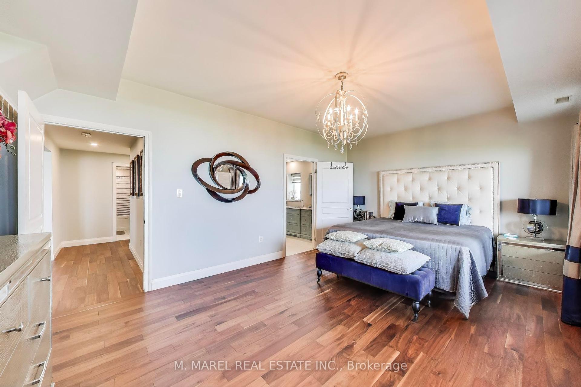 4 Bedrooms Condo at 484 Millen, Hamilton For sale