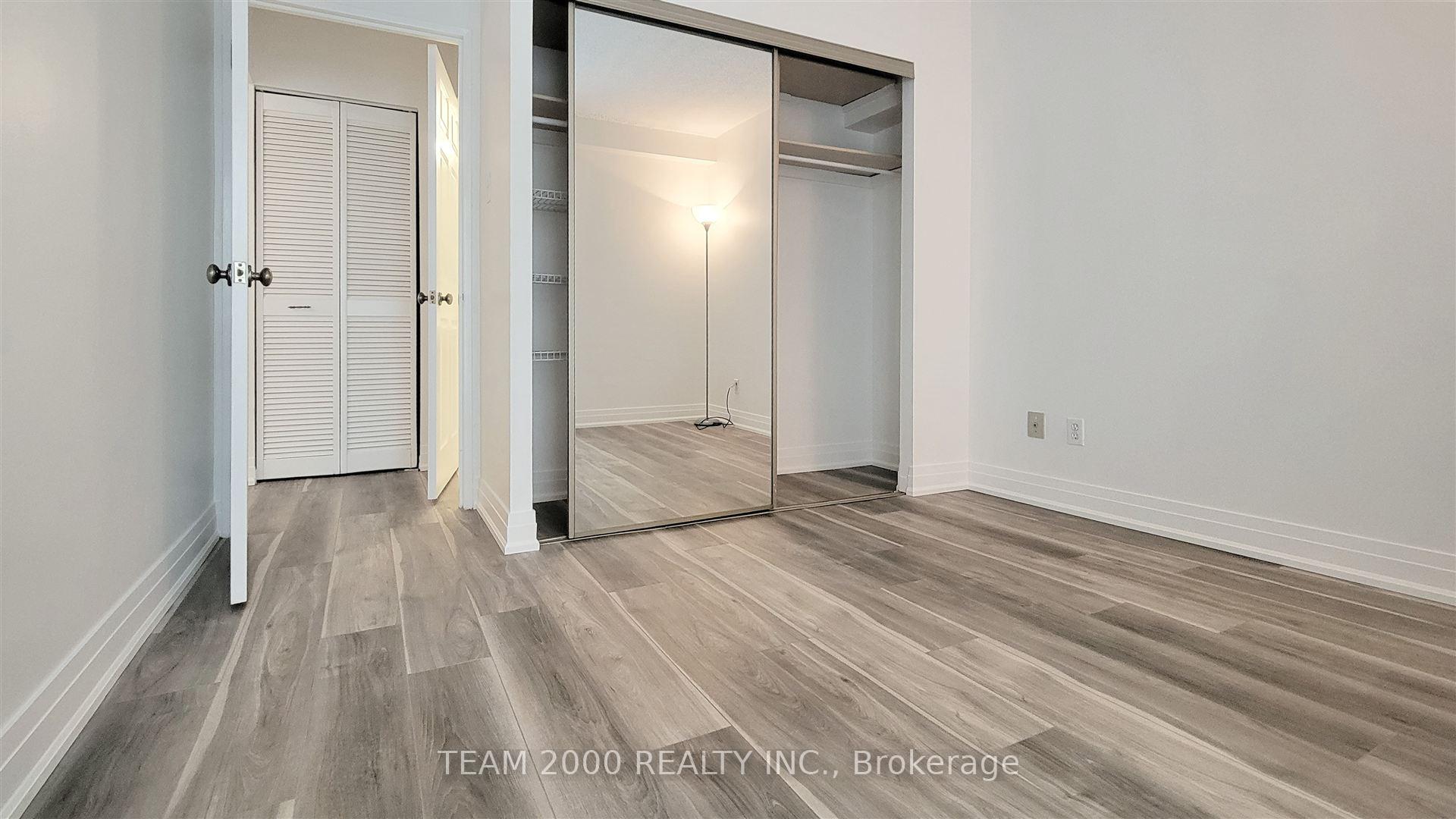 1 Bedroom Condo at 88 Charles,  Toronto For sale