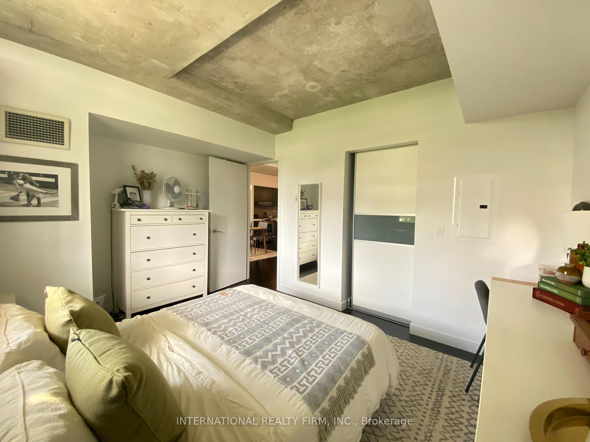 2 Bedrooms Condo at 55 Stewart, Toronto For sale
