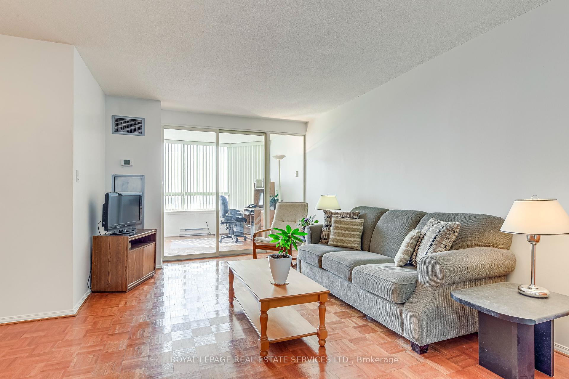 2 Bedrooms Condo at 3605 Kariya, Mississauga For sale